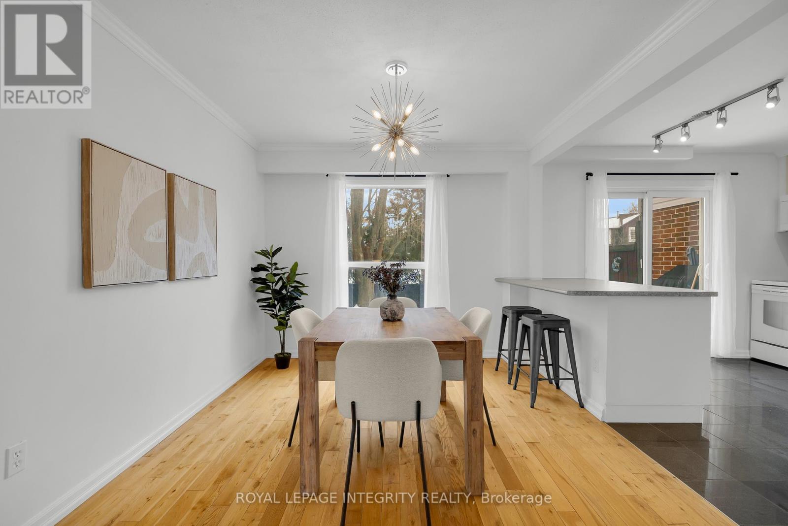 7 Fallow Court, Ottawa, Ontario  K1T 1W8 - Photo 4 - X12845932