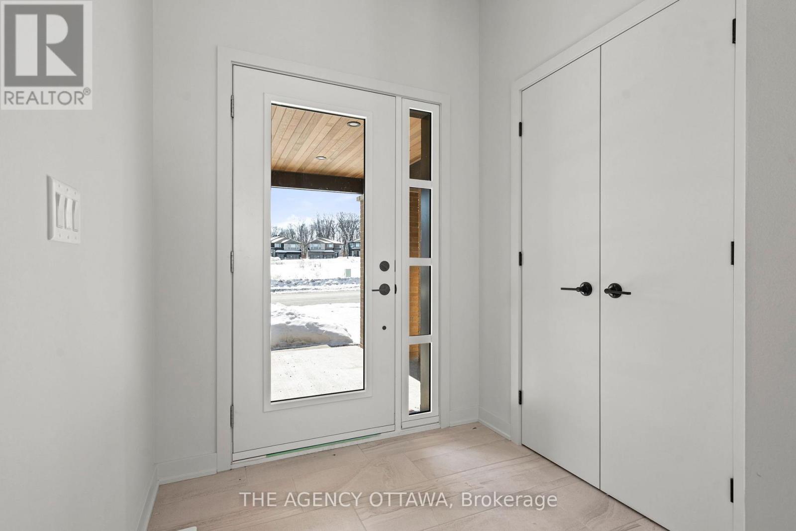 1003 Kitigan Grove, Ottawa, Ontario  K2K 0M9 - Photo 4 - X12845938