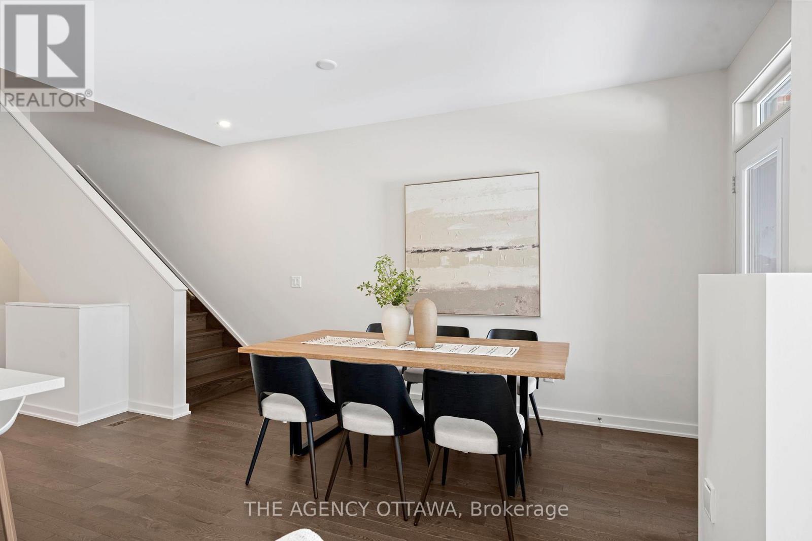 386 Walden Drive, Ottawa, Ontario  K2K 0M9 - Photo 15 - X12845994