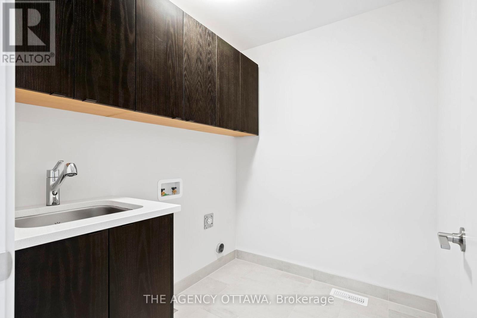 386 Walden Drive, Ottawa, Ontario  K2K 0M9 - Photo 33 - X12845994