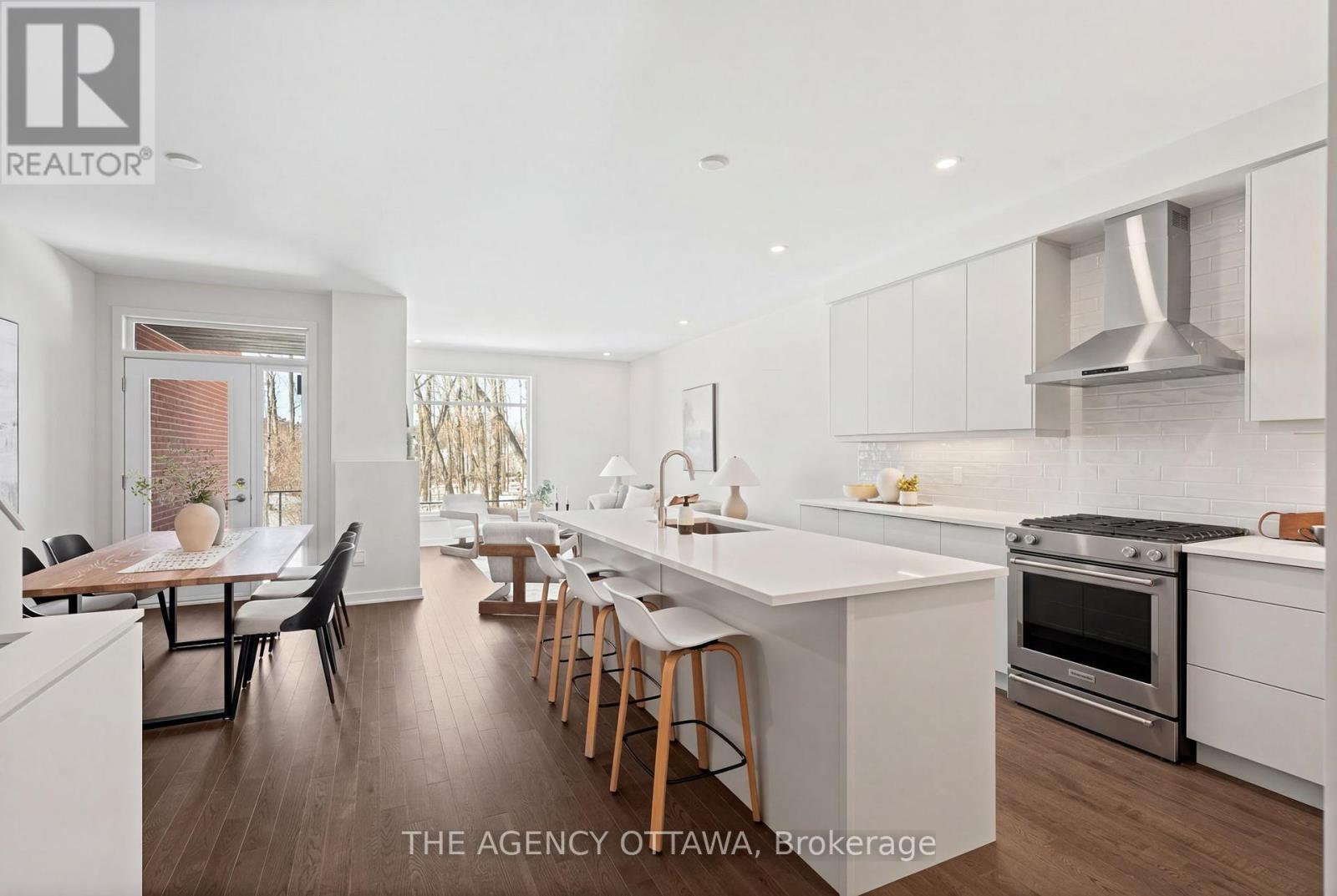 386 Walden Drive, Ottawa, Ontario  K2K 0M9 - Photo 8 - X12845994