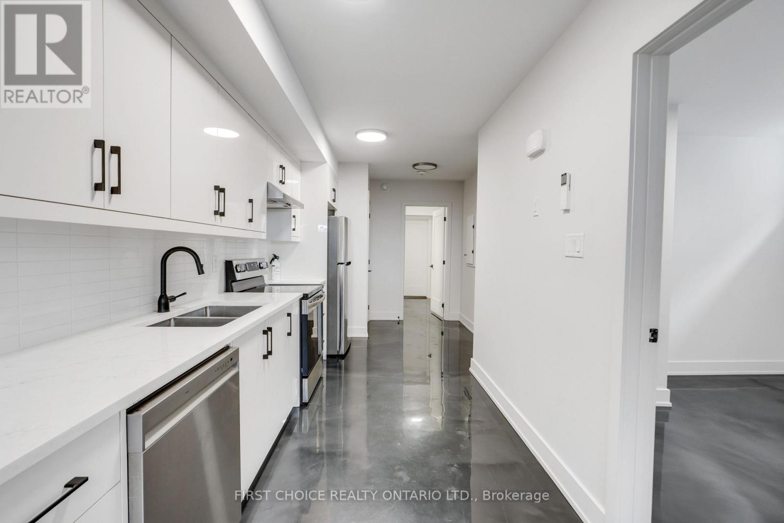 269 Queen Mary Street, Ottawa, Ontario  K1K 1X1 - Photo 33 - X12846032