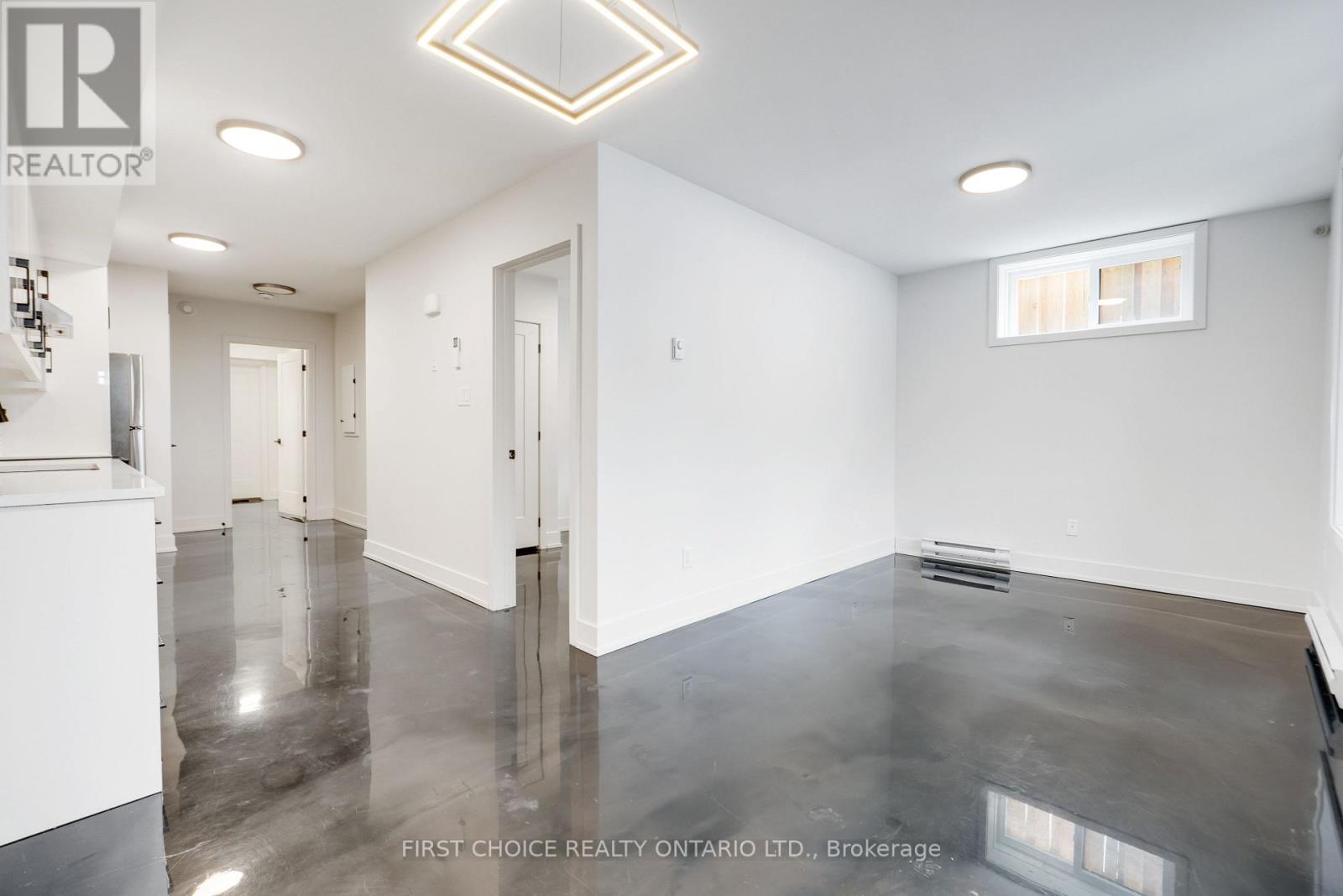 269 Queen Mary Street, Ottawa, Ontario  K1K 1X1 - Photo 35 - X12846032