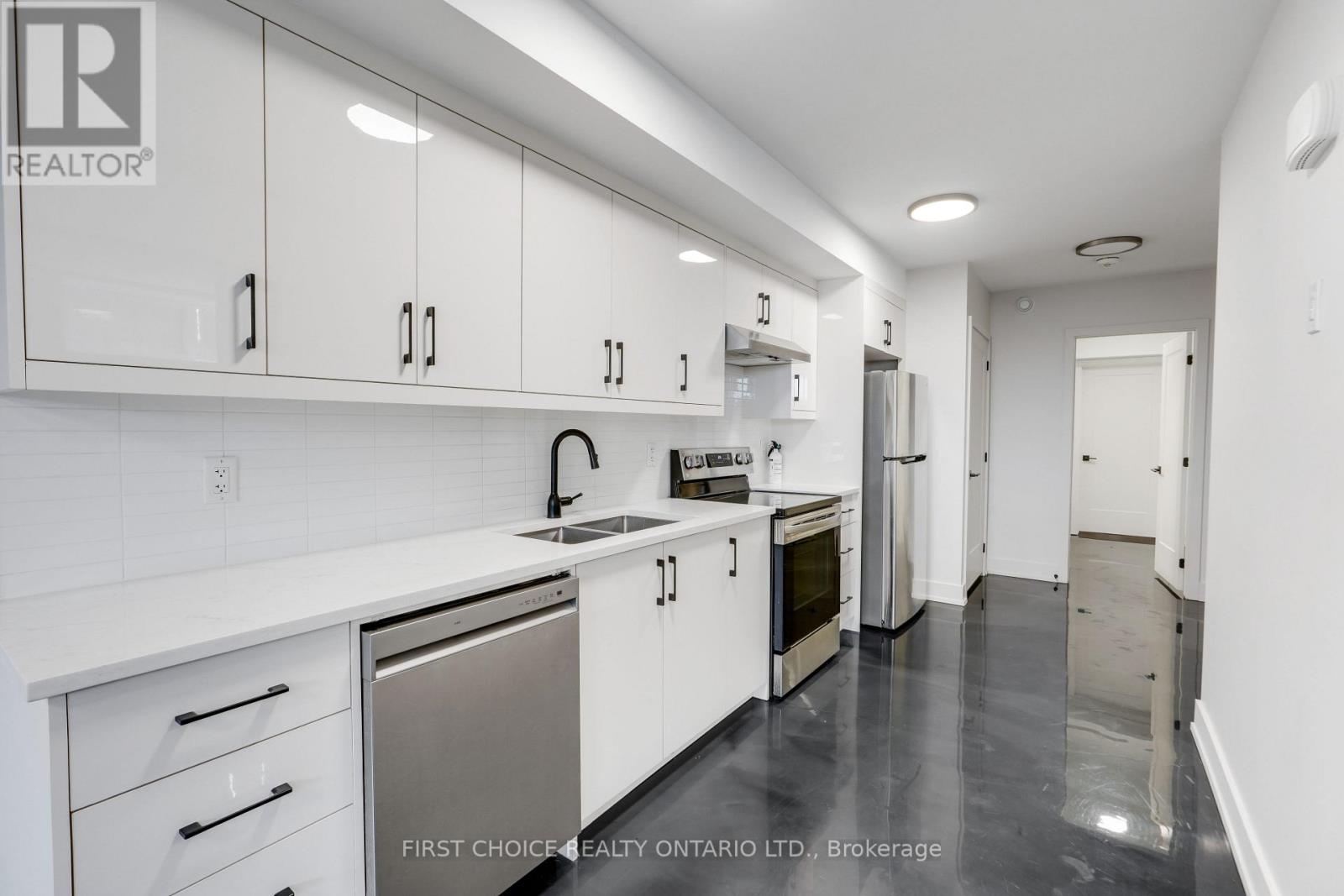 271 Queen Mary Street, Ottawa, Ontario  K1K 1X1 - Photo 33 - X12846034