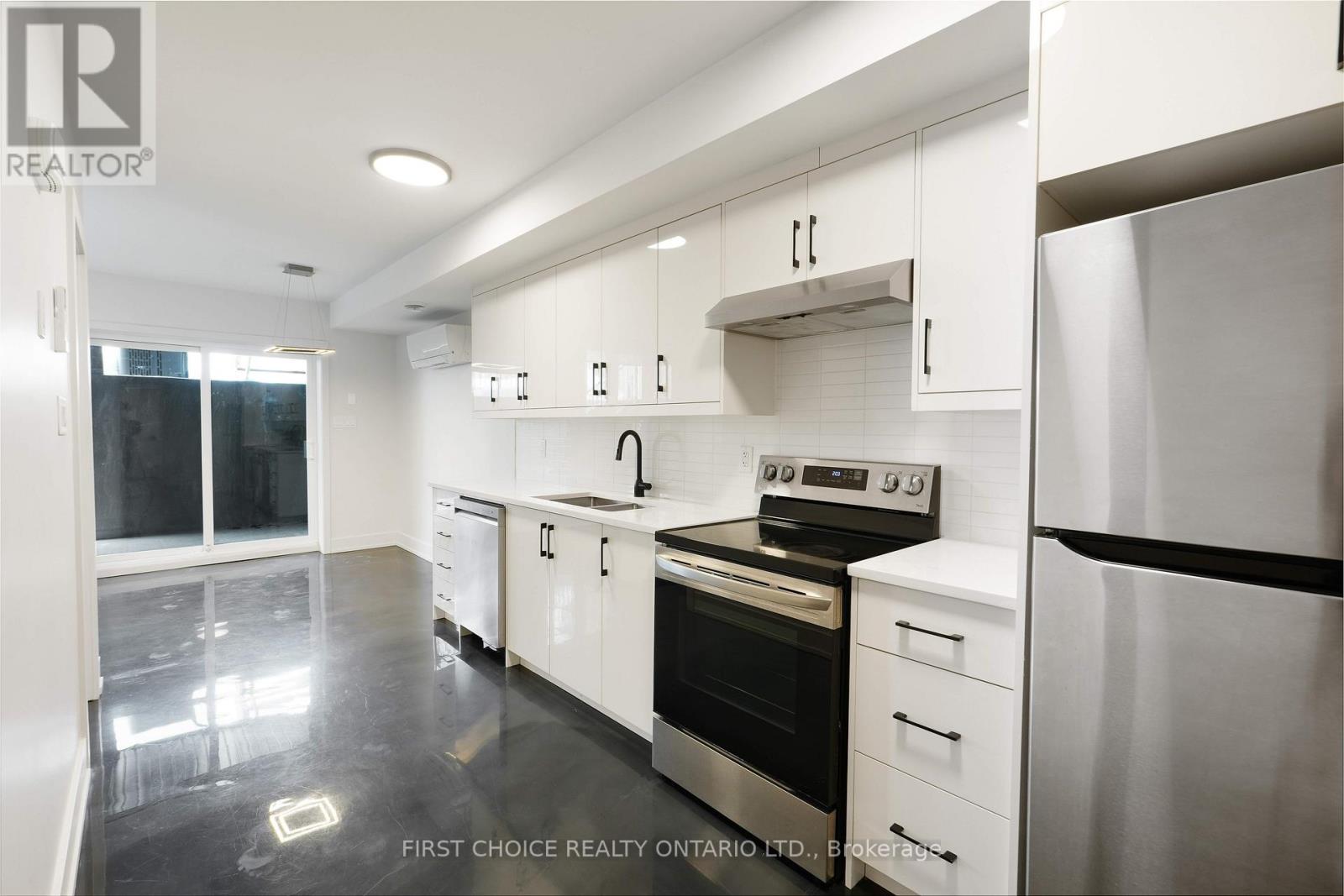 271 Queen Mary Street, Ottawa, Ontario  K1K 1X1 - Photo 34 - X12846034