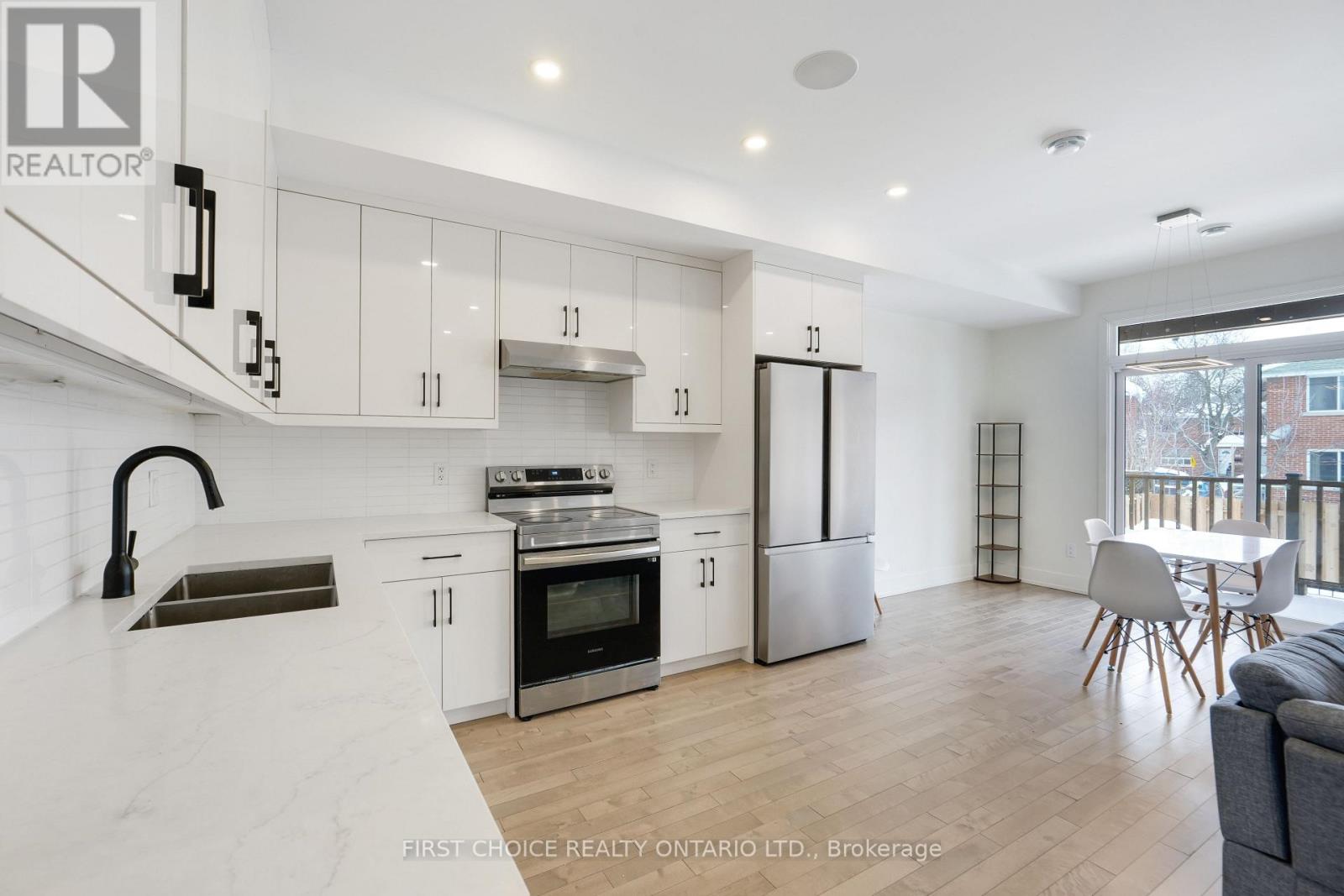 271 Queen Mary Street, Ottawa, Ontario  K1K 1X1 - Photo 7 - X12846034