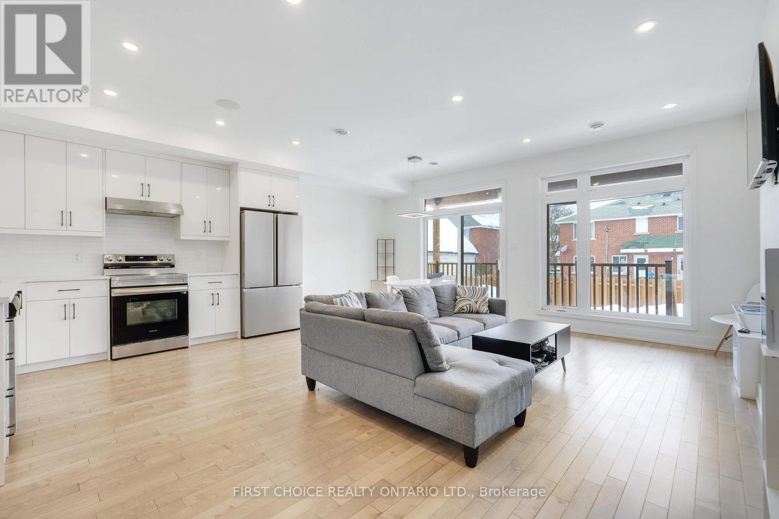 271 Queen Mary Street, Ottawa, Ontario  K1K 1X1 - Photo 15 - X12846038