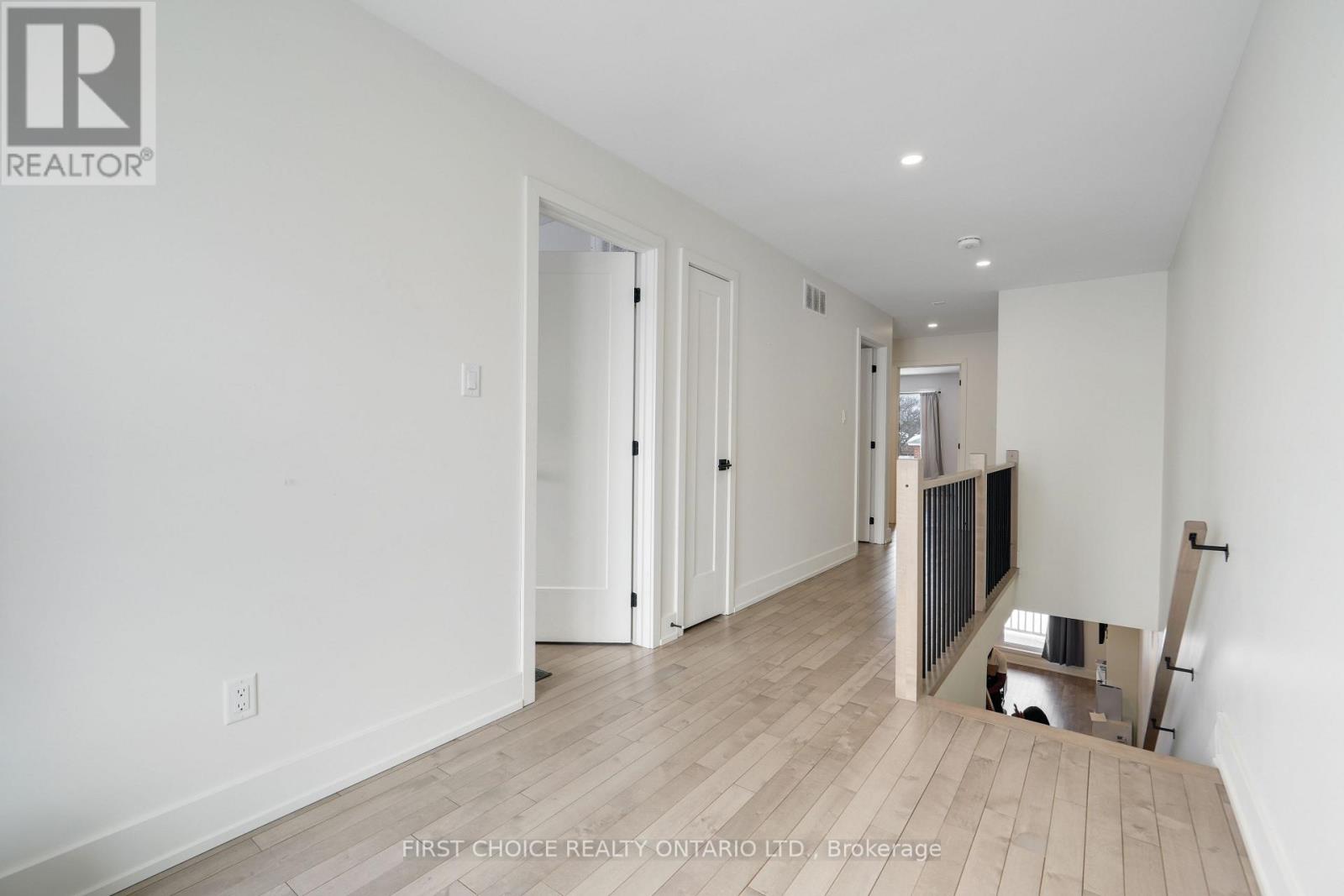 271 Queen Mary Street, Ottawa, Ontario  K1K 1X1 - Photo 18 - X12846038