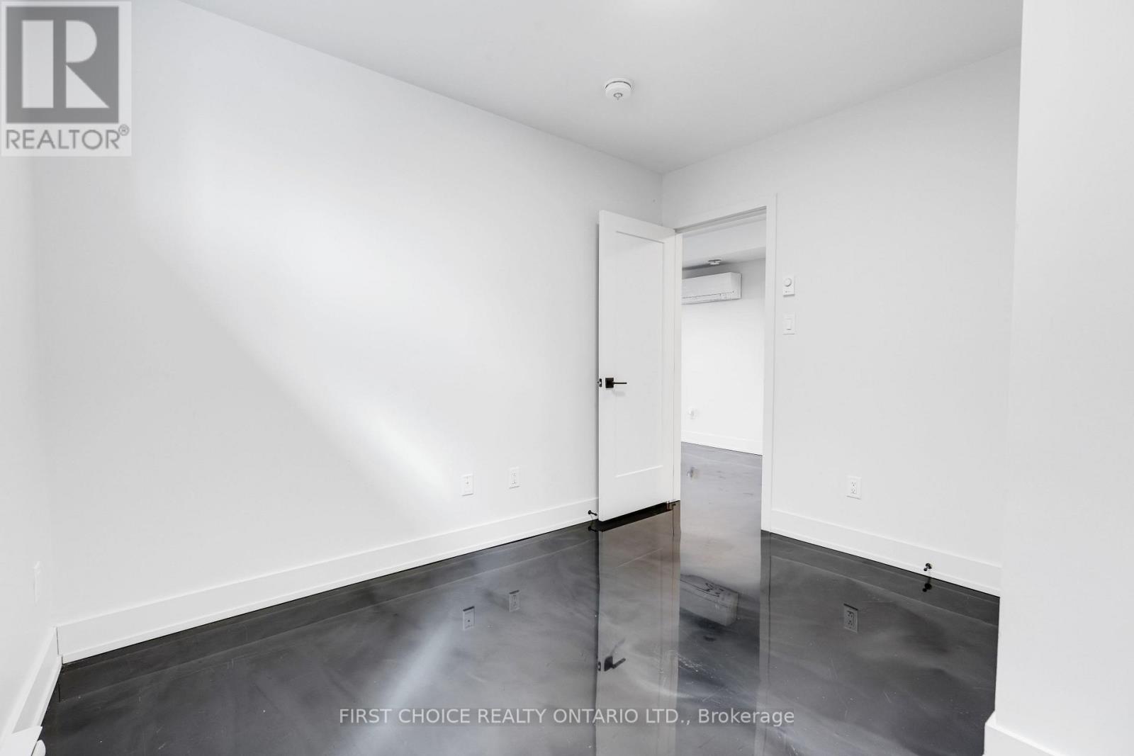 271 Queen Mary Street, Ottawa, Ontario  K1K 1X1 - Photo 40 - X12846038