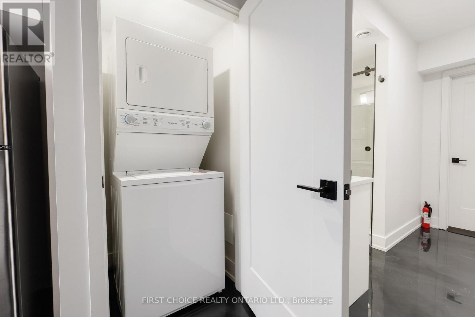 271 Queen Mary Street, Ottawa, Ontario  K1K 1X1 - Photo 42 - X12846038