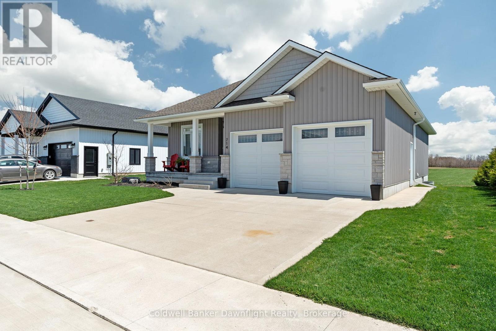 714 Gloria Street, North Huron, Ontario  N0M 1H0 - Photo 2 - X12845694