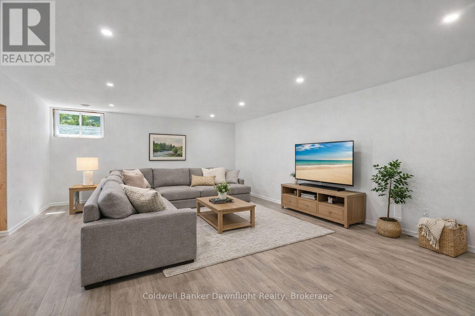 714 Gloria Street, North Huron, Ontario  N0M 1H0 - Photo 34 - X12845694