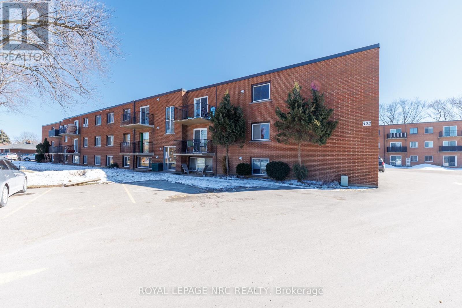 36 - 452 CARLTON STREET, St. Catharines, Ontario