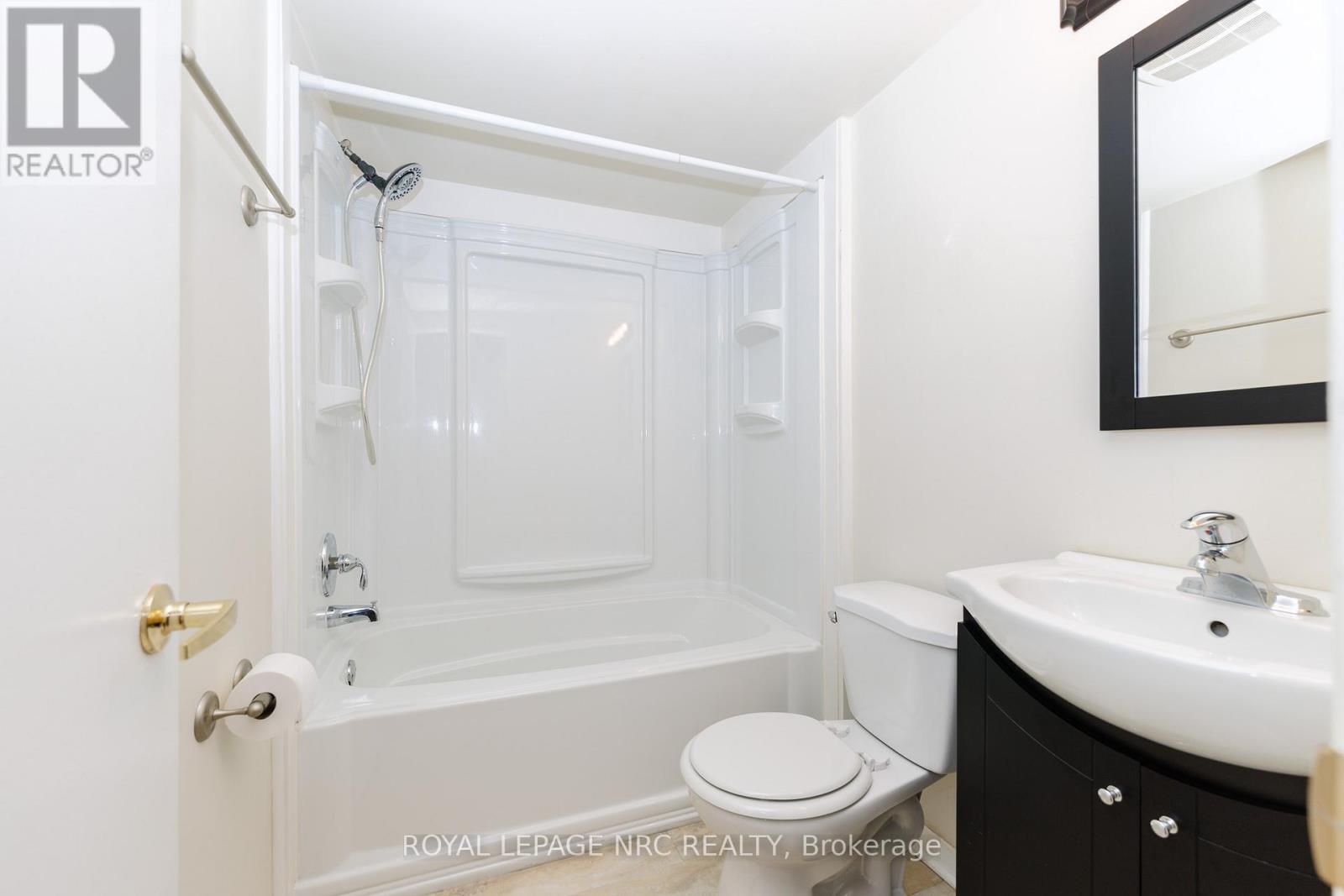 36 - 452 Carlton Street, St. Catharines, Ontario  L2M 4X1 - Photo 17 - X12846036