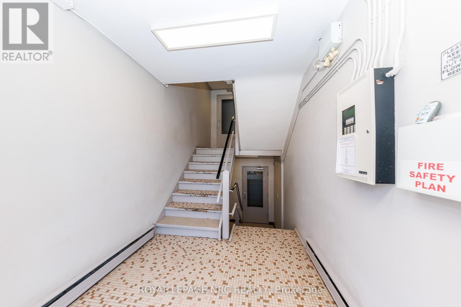 36 - 452 Carlton Street, St. Catharines, Ontario  L2M 4X1 - Photo 4 - X12846036