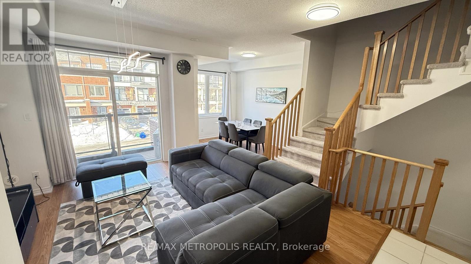 1097 Lockie Drive, Oshawa, Ontario  L1L 0R9 - Photo 2 - E12845054