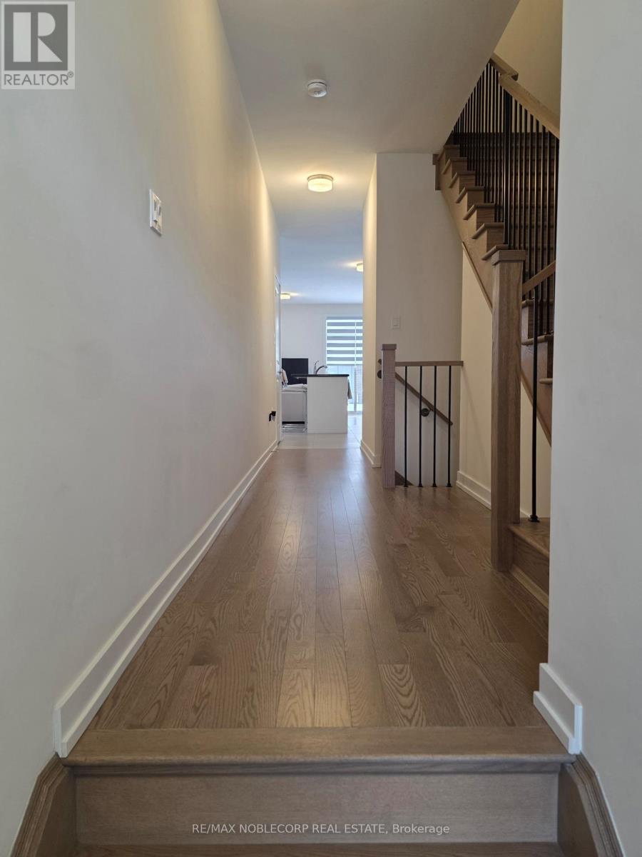 34 Singhampton Road, Vaughan, Ontario  L4H 5J6 - Photo 5 - N12825232