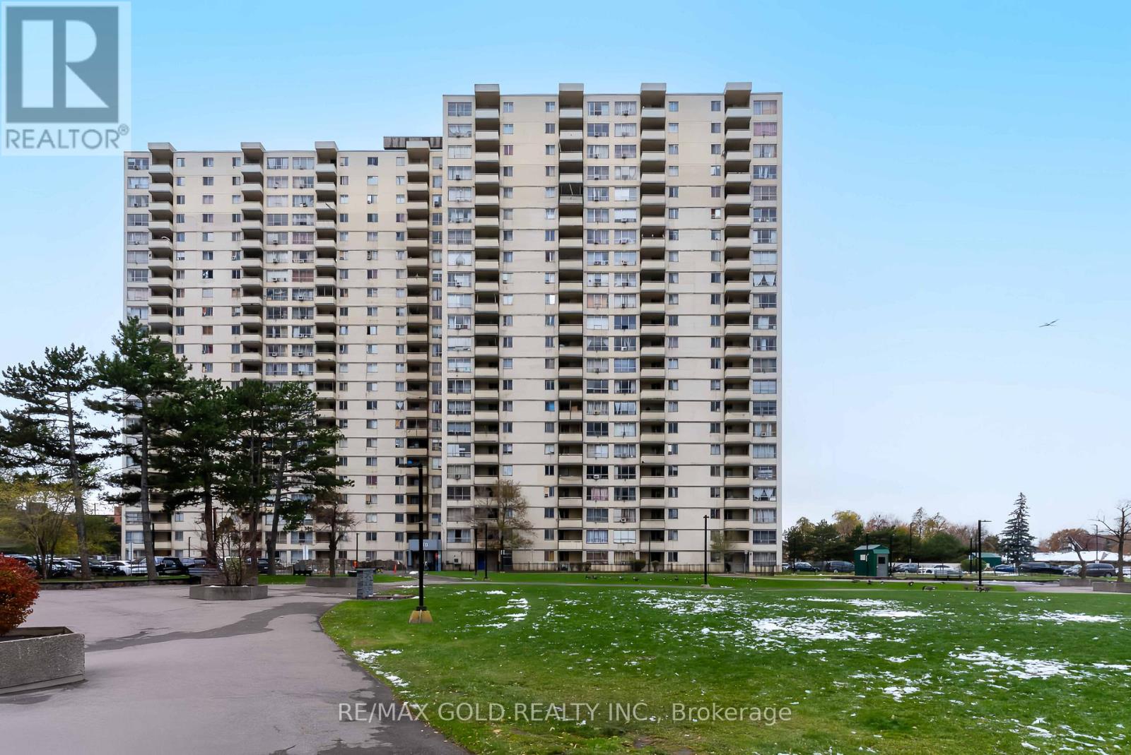 513 - 340 Dixon Road, Toronto, Ontario  M9R 1T1 - Photo 2 - W12833204