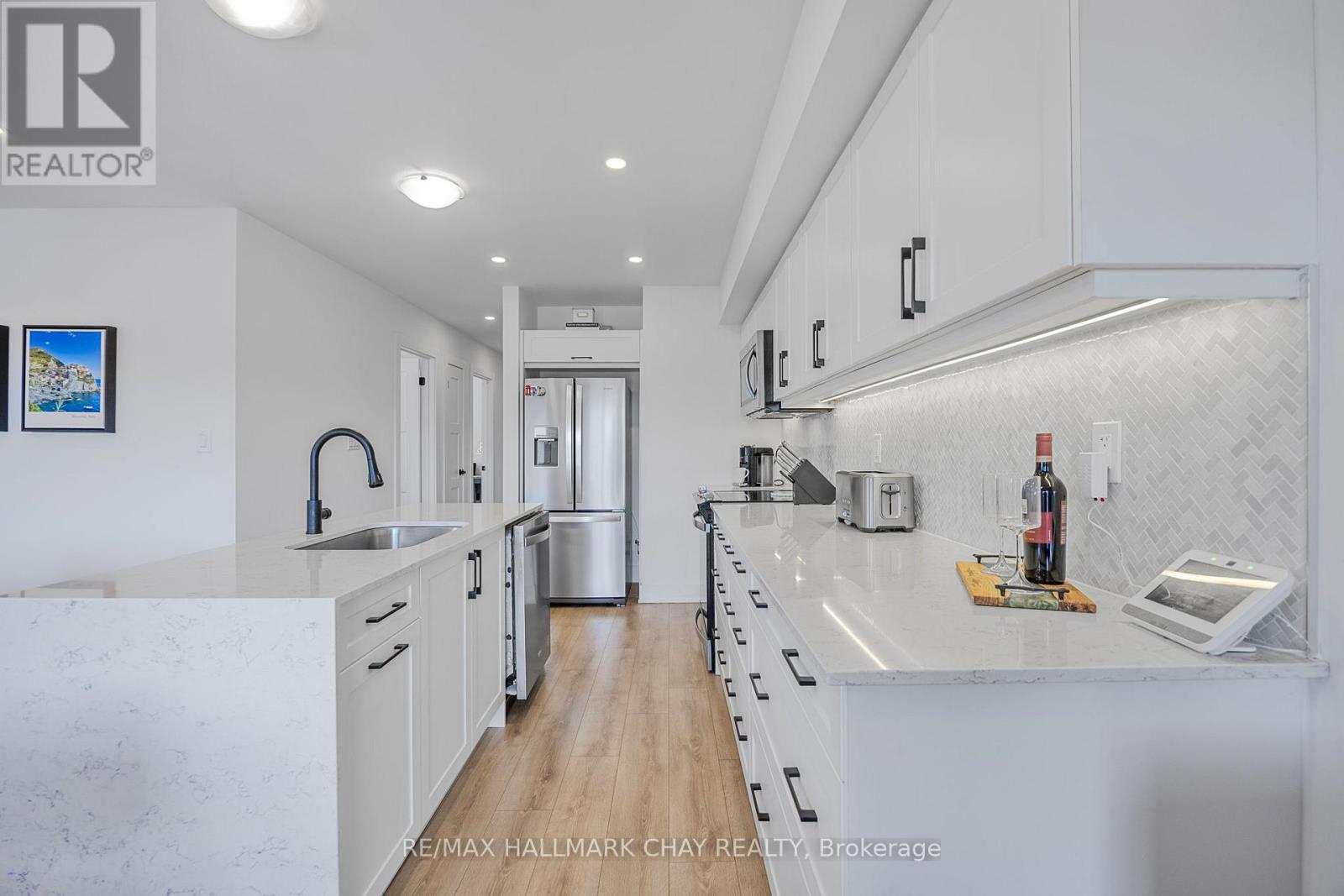 9 - 31 Pumpkin Corner Crescent, Barrie, Ontario  L9J 0C2 - Photo 3 - S12845860