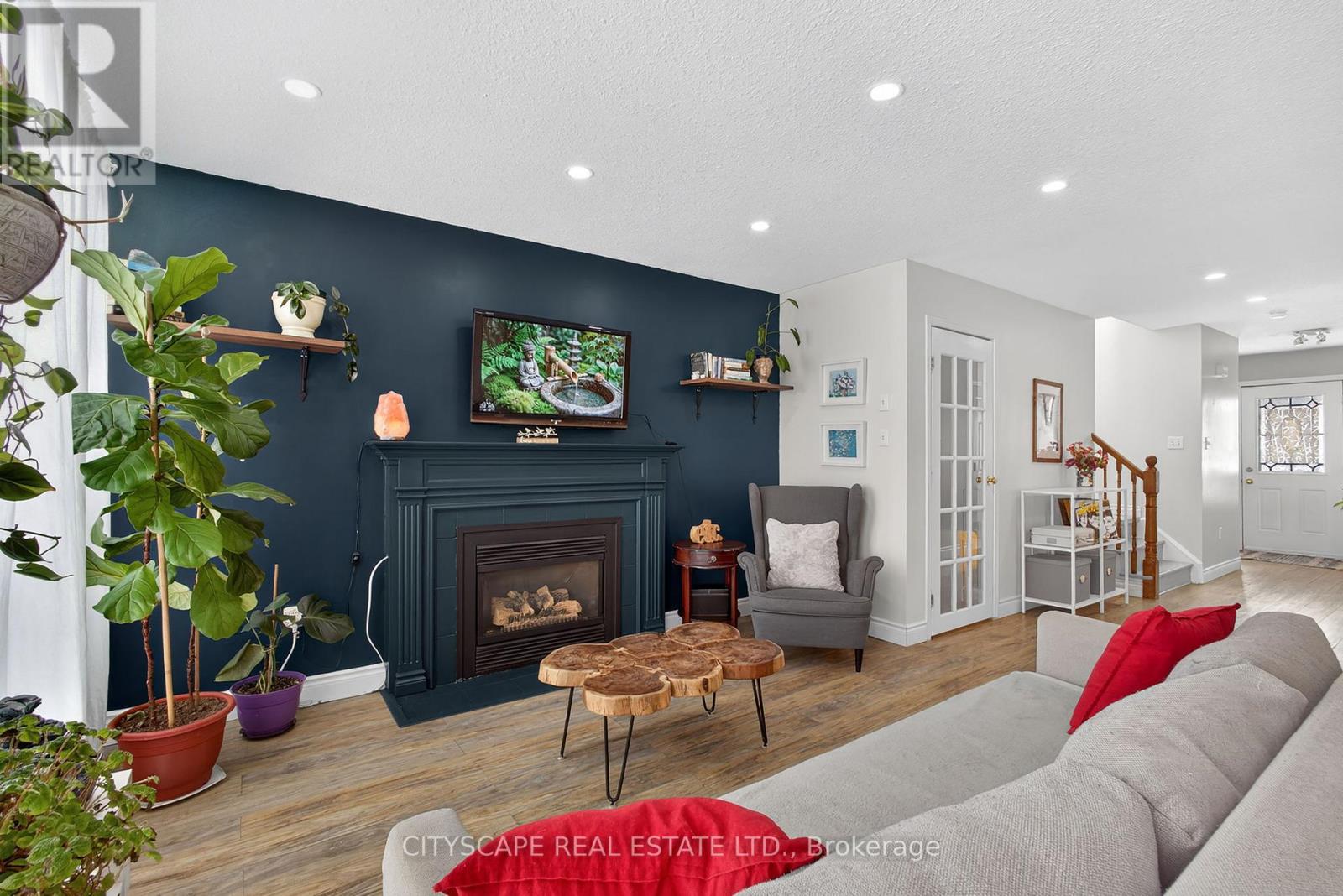 27 WHITTAKER CRESCENT, Cambridge, Ontario