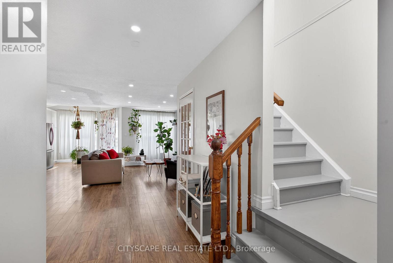 27 Whittaker Crescent, Cambridge, Ontario  N1T 1Z4 - Photo 2 - X12844680