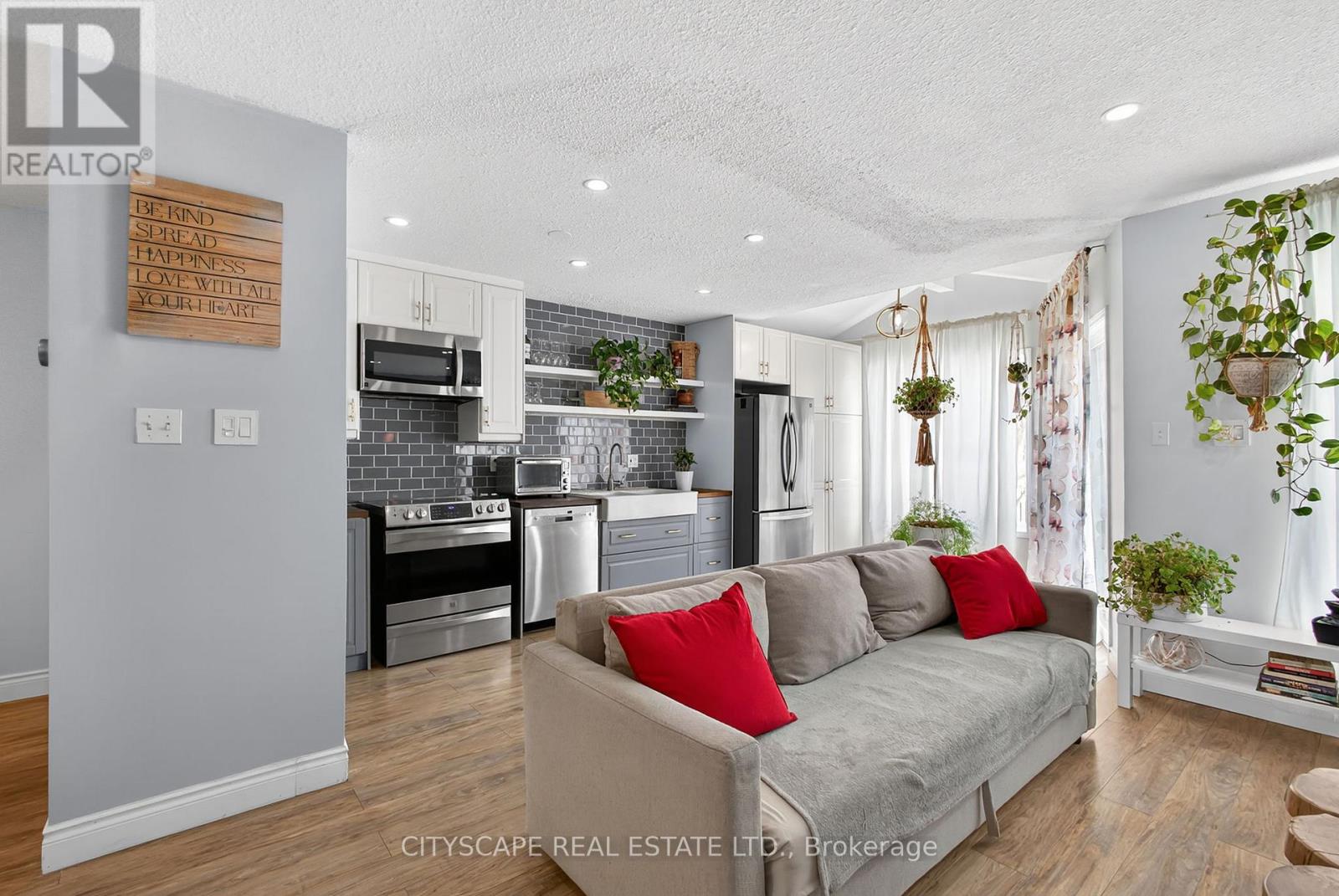 27 Whittaker Crescent, Cambridge, Ontario  N1T 1Z4 - Photo 7 - X12844680