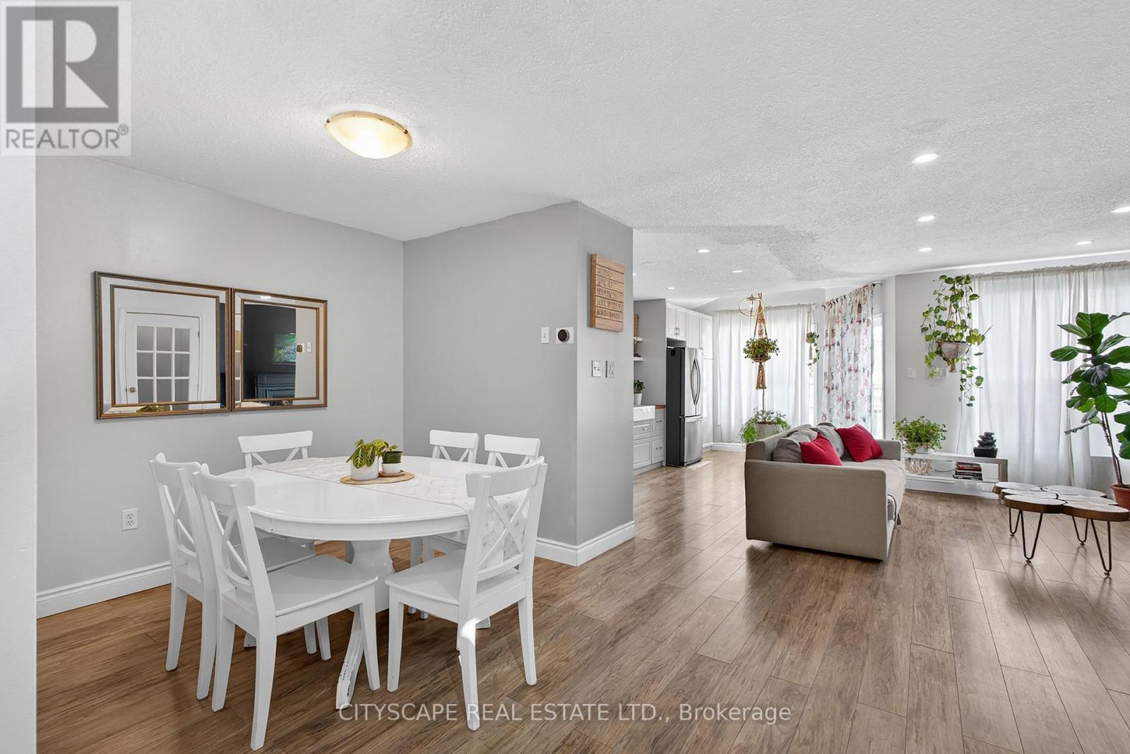 27 Whittaker Crescent, Cambridge, Ontario  N1T 1Z4 - Photo 8 - X12844680