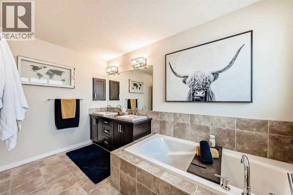 28 Mount Rae Place, Okotoks, Alberta  T1S 0P1 - Photo 15 - A2287543