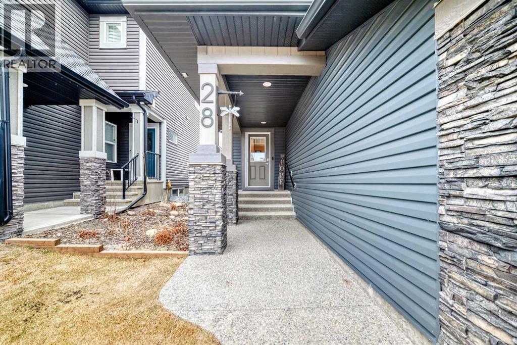 28 Mount Rae Place, Okotoks, Alberta  T1S 0P1 - Photo 2 - A2287543