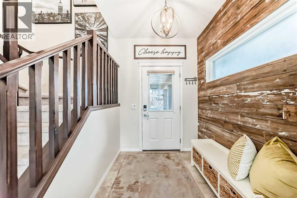 28 Mount Rae Place, Okotoks, Alberta  T1S 0P1 - Photo 3 - A2287543