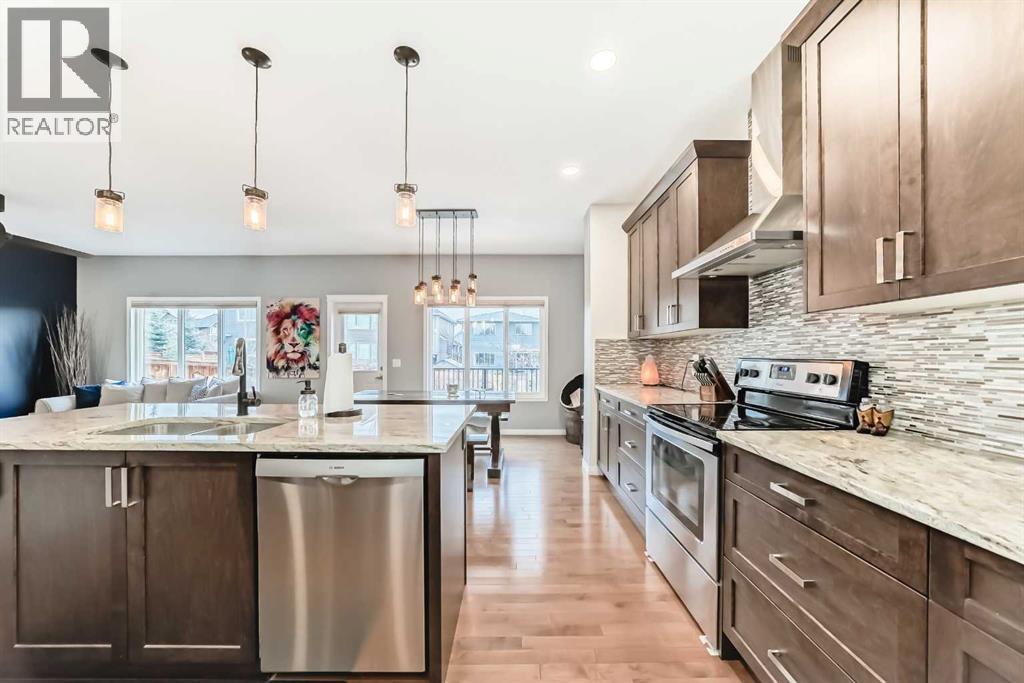 28 Mount Rae Place, Okotoks, Alberta  T1S 0P1 - Photo 5 - A2287543