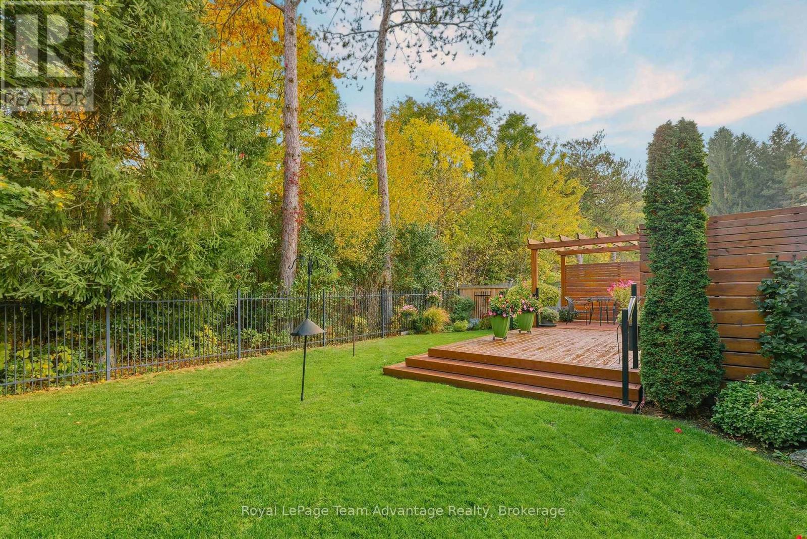 17 Borland Crescent, Caledon, Ontario  L7C 3M4 - Photo 3 - W12845980