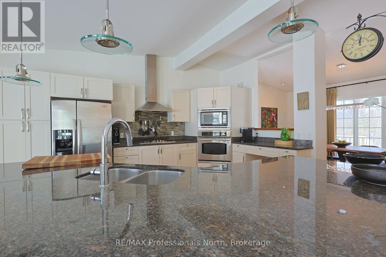 31 Deerfoot Trail, Huntsville, Ontario P1H 0A6 - Photo 7 - X12845990