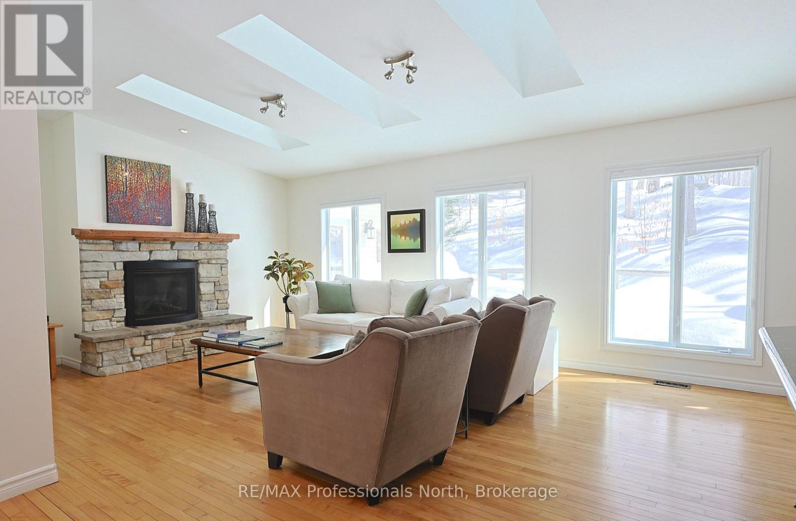 31 Deerfoot Trail, Huntsville, Ontario P1H 0A6 - Photo 9 - X12845990