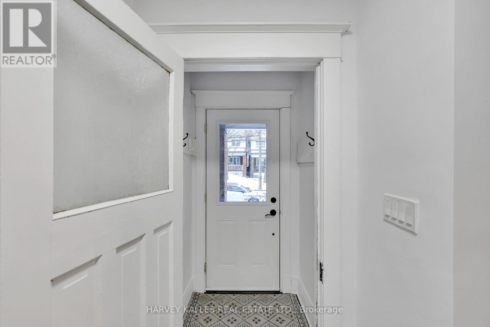 318 Forman Avenue, Toronto, Ontario  M4S 2S7 - Photo 3 - C12845936