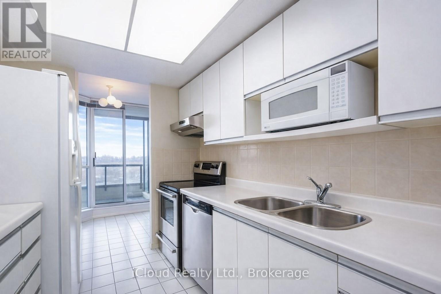 901 - 30 Holly Street, Toronto, Ontario  M4S 3C2 - Photo 10 - C12845956