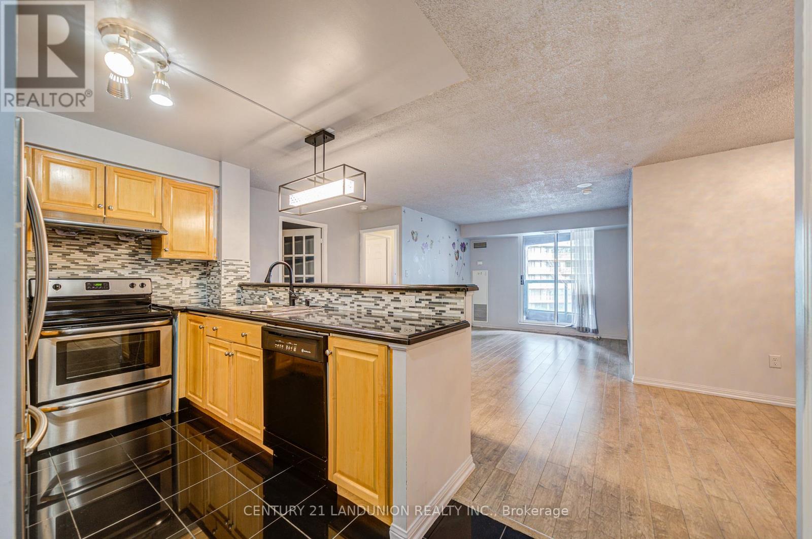 916 - 23 Lorraine Drive, Toronto, Ontario  M2N 6Z6 - Photo 3 - C12846076