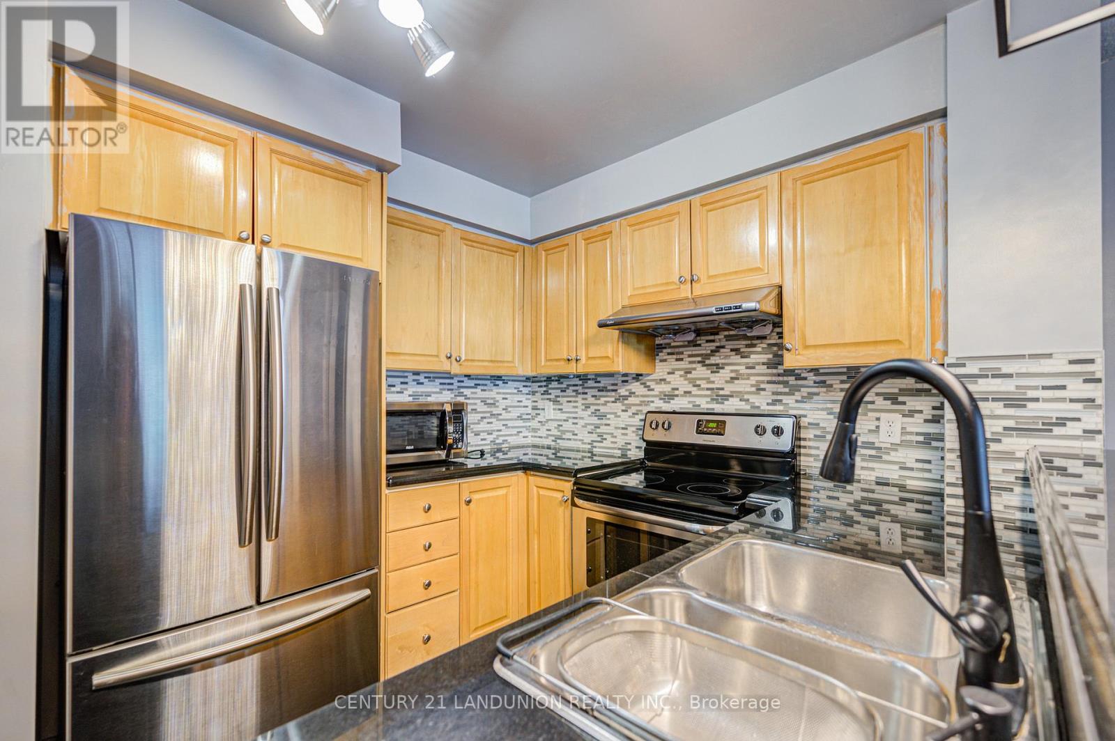 916 - 23 Lorraine Drive, Toronto, Ontario  M2N 6Z6 - Photo 4 - C12846076