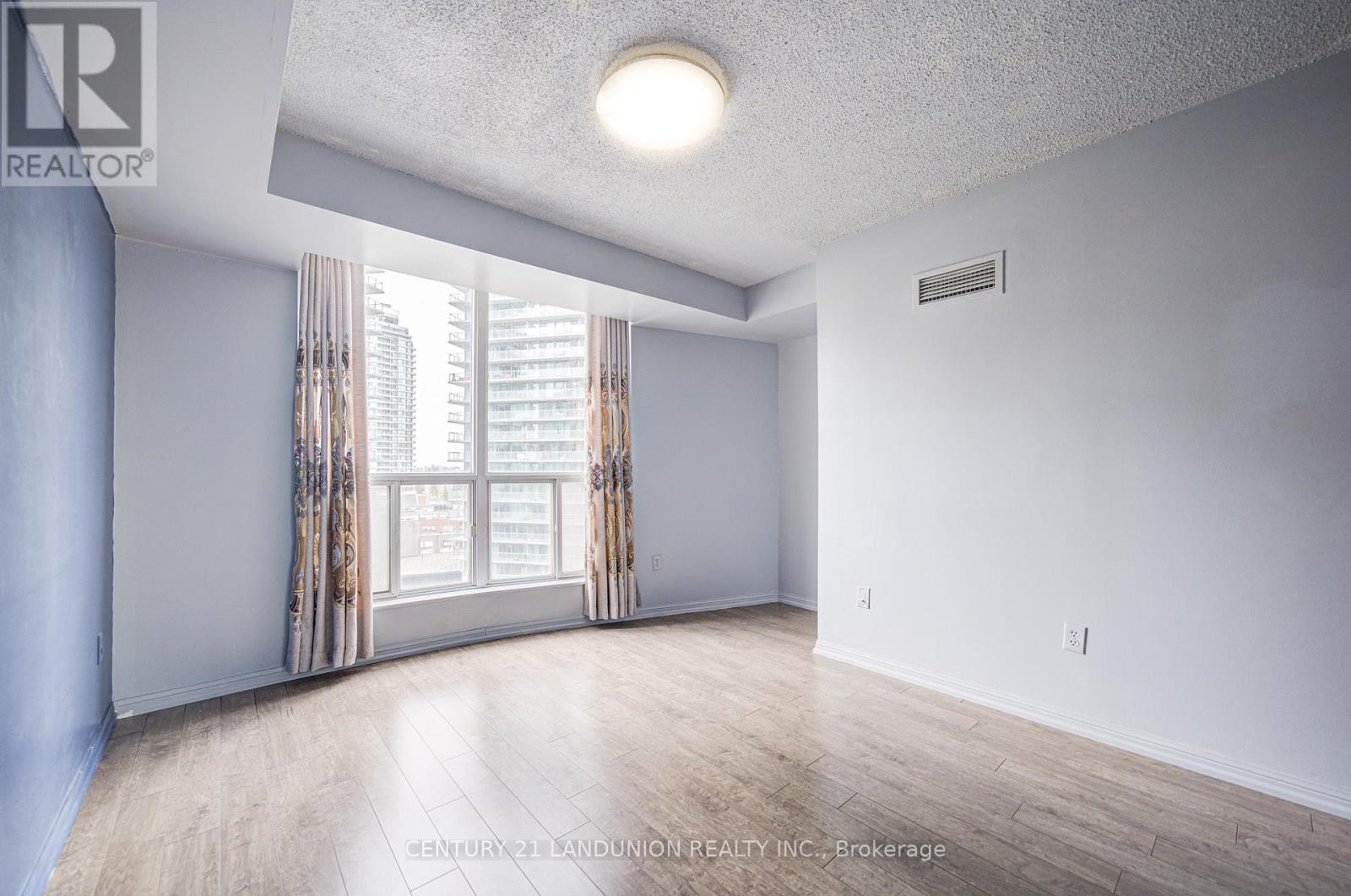 916 - 23 Lorraine Drive, Toronto, Ontario  M2N 6Z6 - Photo 8 - C12846076