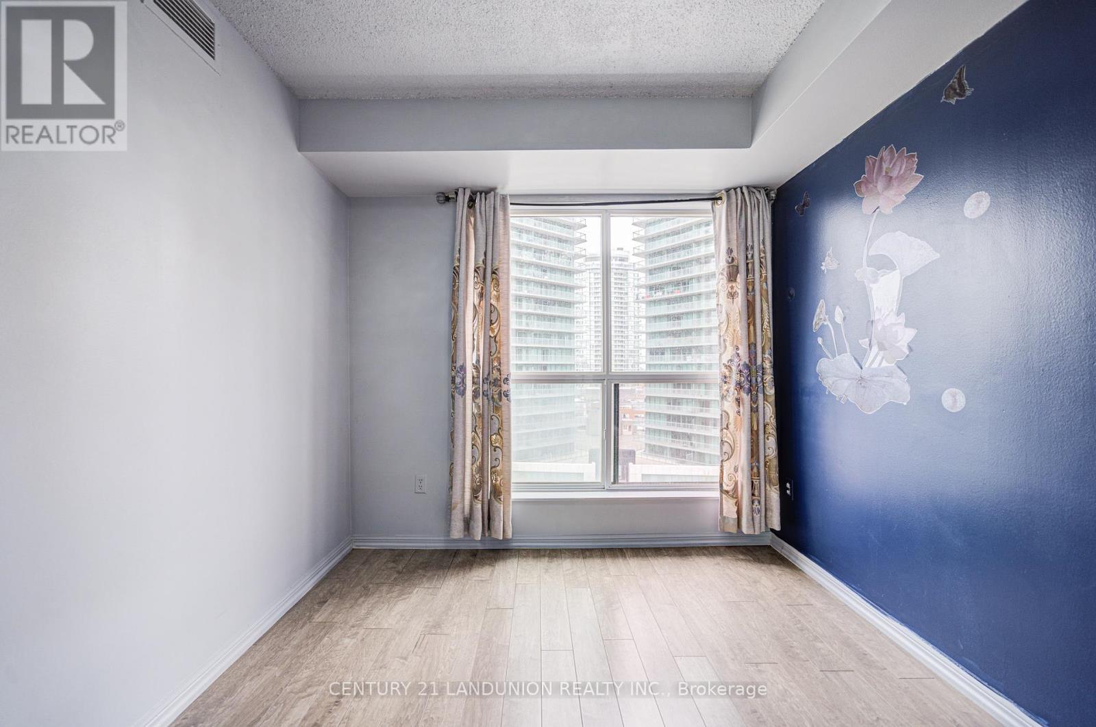 916 - 23 Lorraine Drive, Toronto, Ontario  M2N 6Z6 - Photo 9 - C12846076