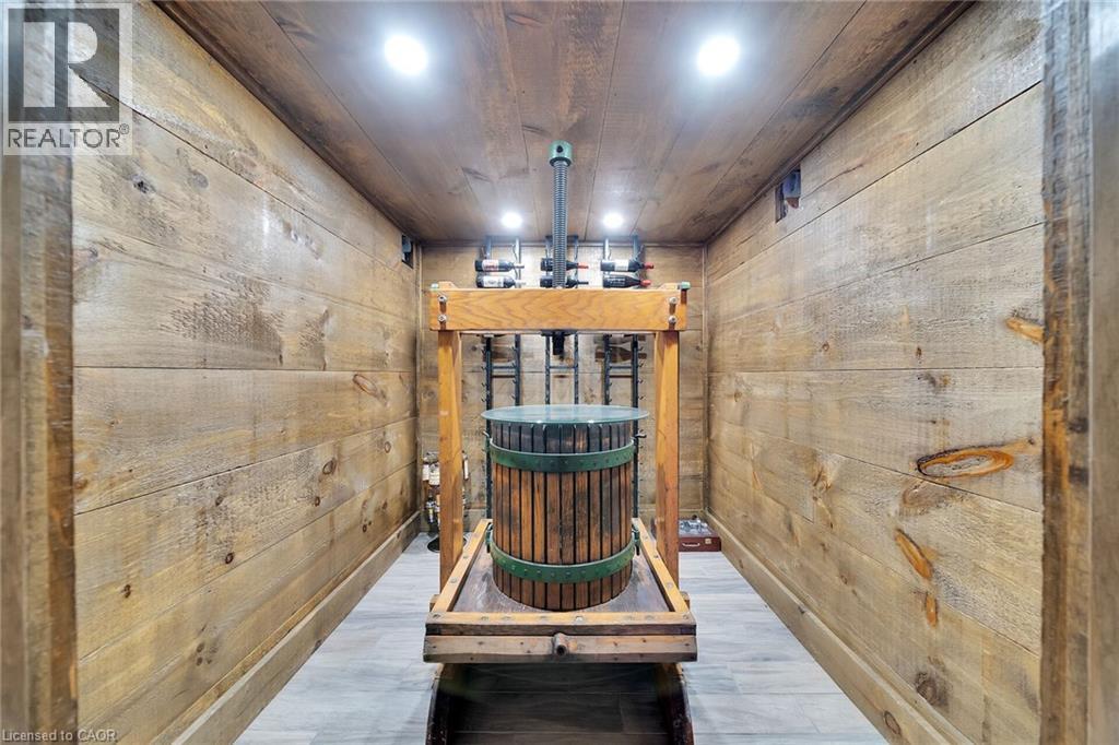 404 Mountain Brow Boulevard E, Hamilton, Ontario  L8T 1A7 - Photo 34 - 40795619