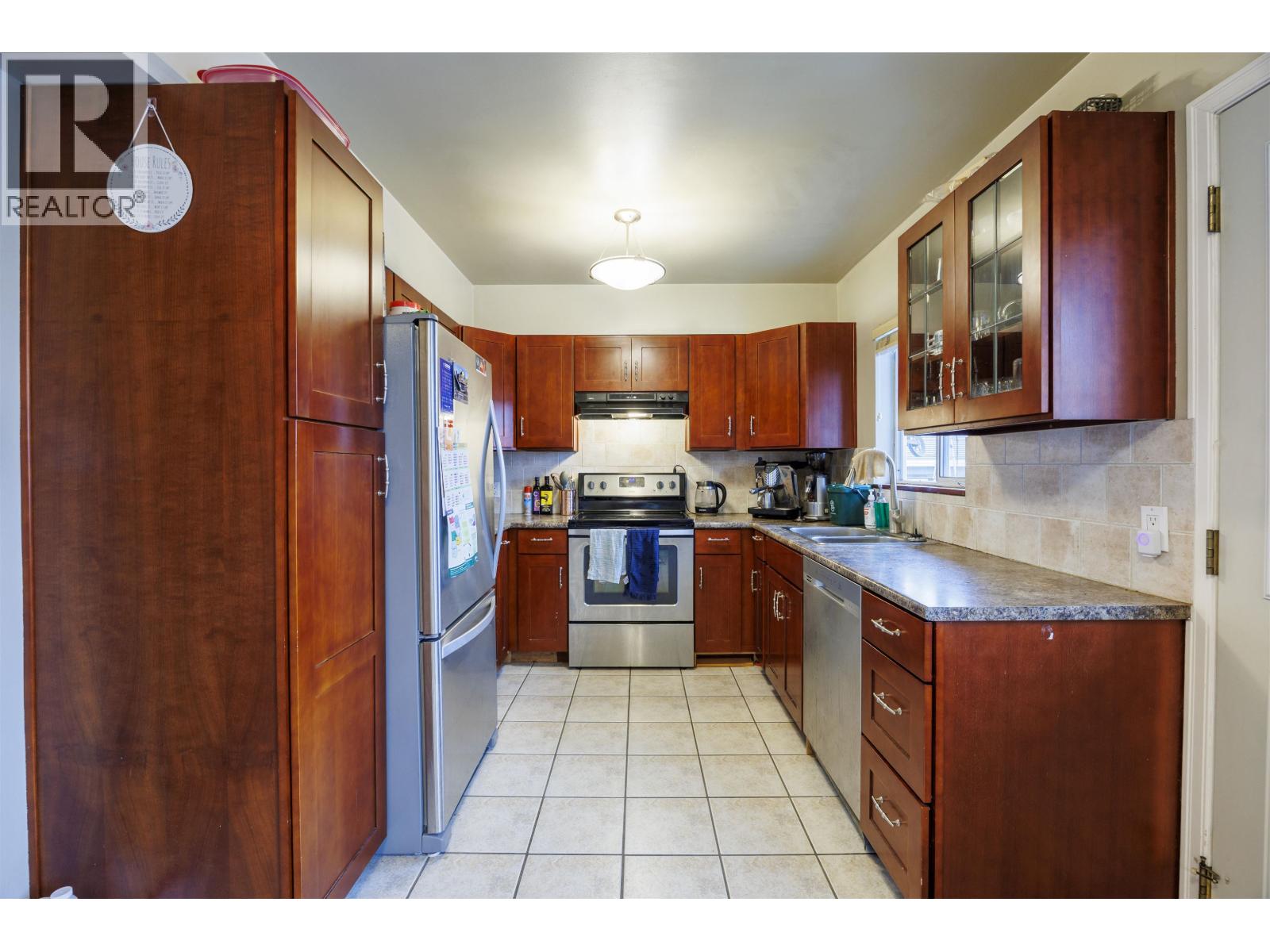 6524 Charles Street, Burnaby, British Columbia  V5B 2H1 - Photo 4 - R3086447