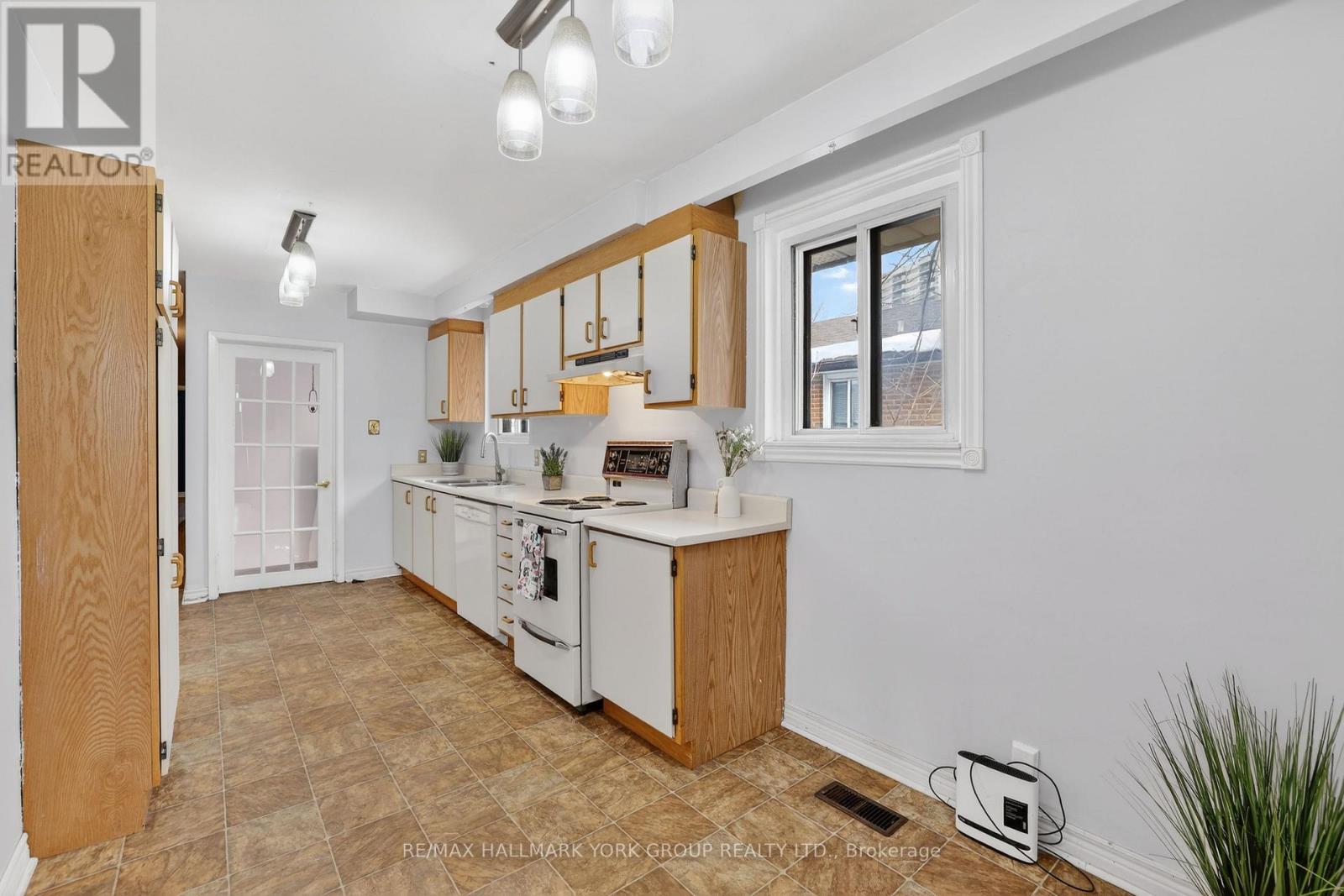 510 Brimorton Drive, Toronto, Ontario  M1H 2G1 - Photo 14 - E12845948