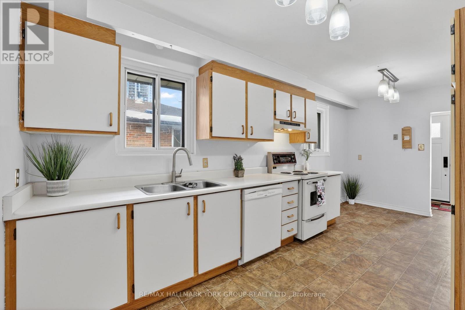 510 Brimorton Drive, Toronto, Ontario  M1H 2G1 - Photo 17 - E12845948