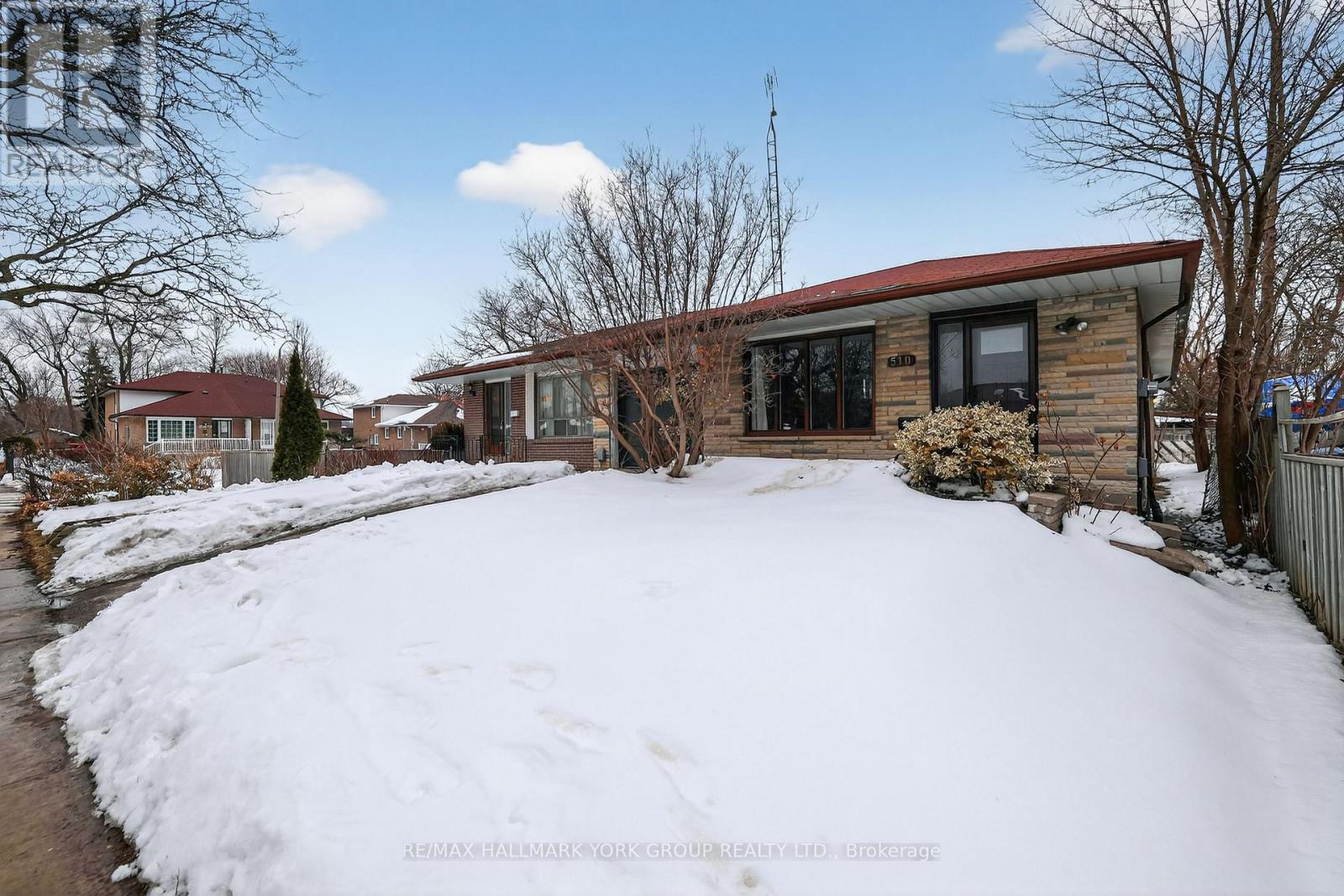 510 Brimorton Drive, Toronto, Ontario  M1H 2G1 - Photo 3 - E12845948