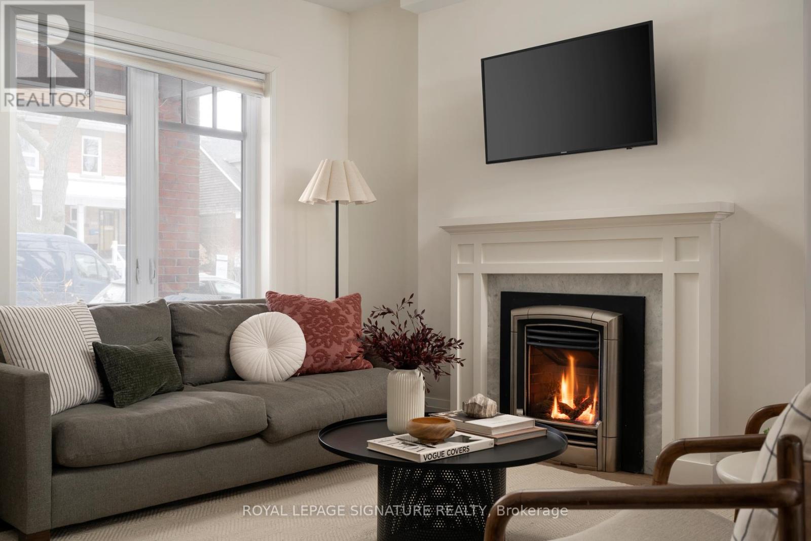 119 Alton Avenue, Toronto, Ontario  M4L 2M3 - Photo 10 - E12846024