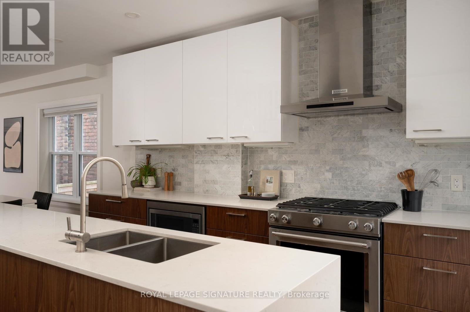 119 Alton Avenue, Toronto, Ontario  M4L 2M3 - Photo 17 - E12846024