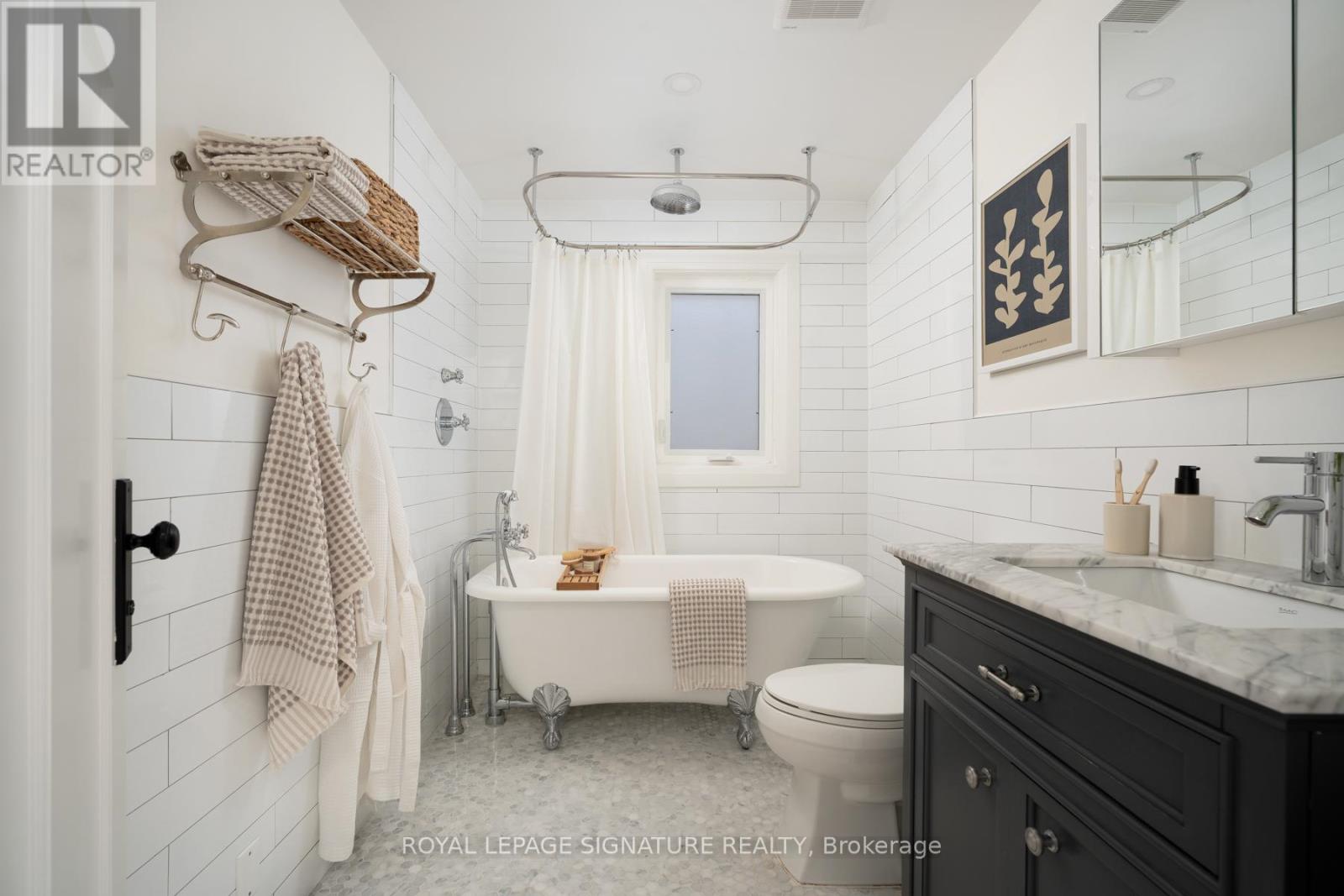 119 Alton Avenue, Toronto, Ontario  M4L 2M3 - Photo 24 - E12846024