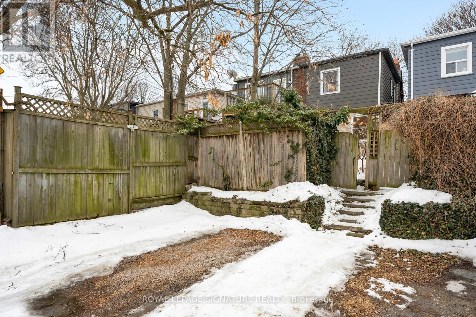 119 Alton Avenue, Toronto, Ontario  M4L 2M3 - Photo 46 - E12846024