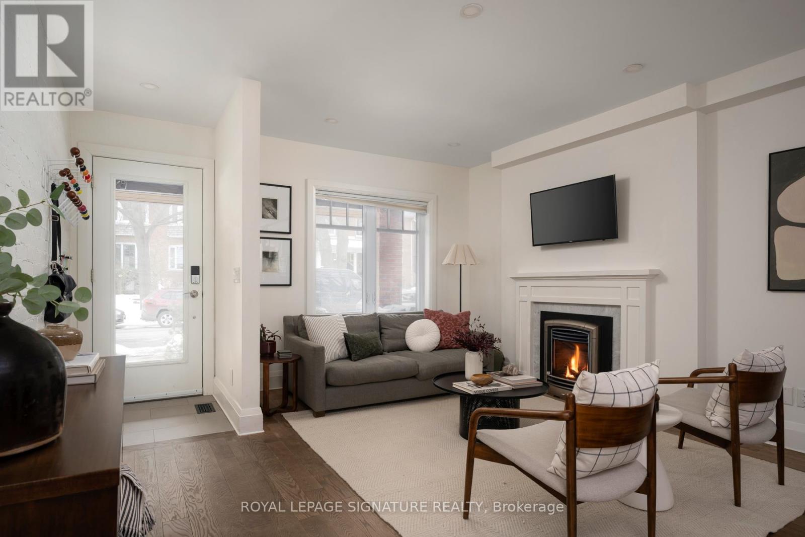 119 Alton Avenue, Toronto, Ontario  M4L 2M3 - Photo 8 - E12846024